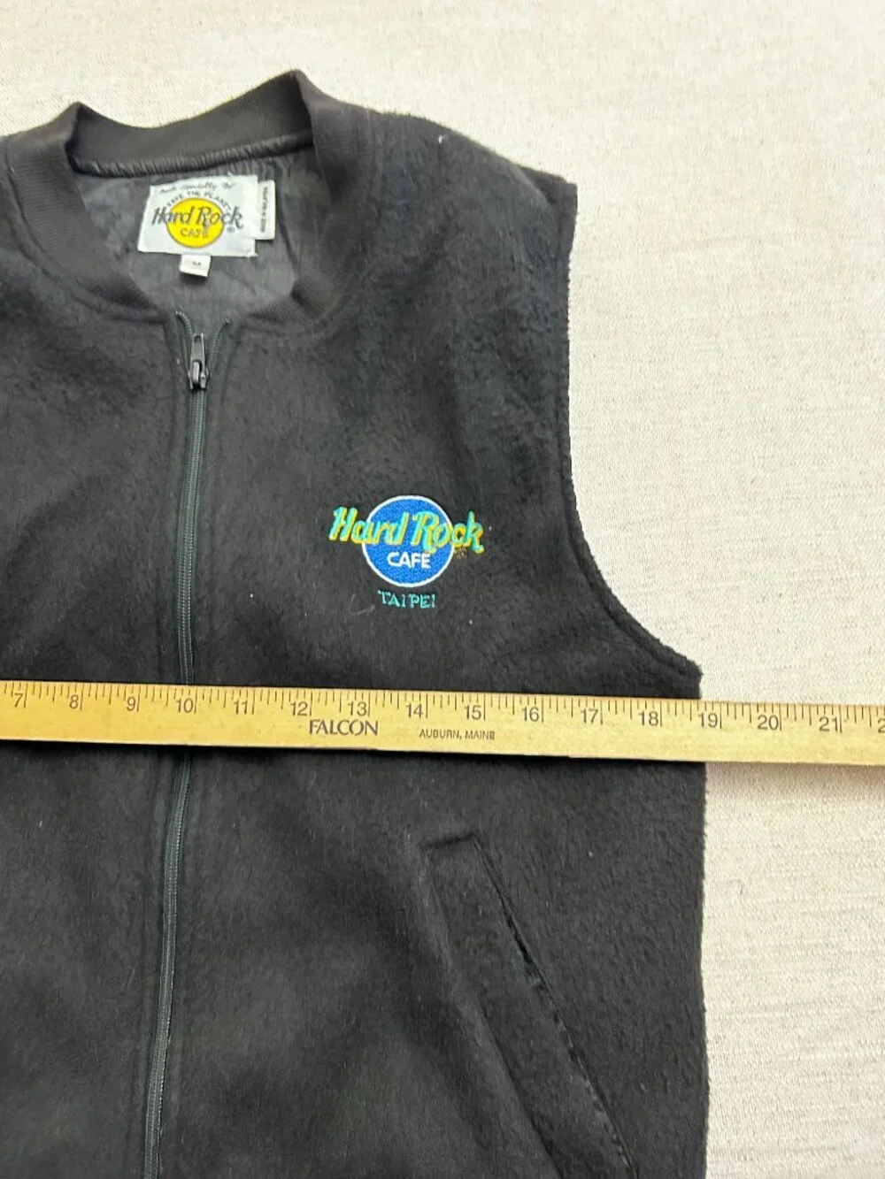 Hard Rock Cafe Taipei Fleece Vest Men's M Black Full Zip Embroidered Logo